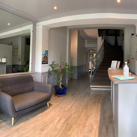 Logis Hotel Du Midi 살롱드프로방스 외부 사진
