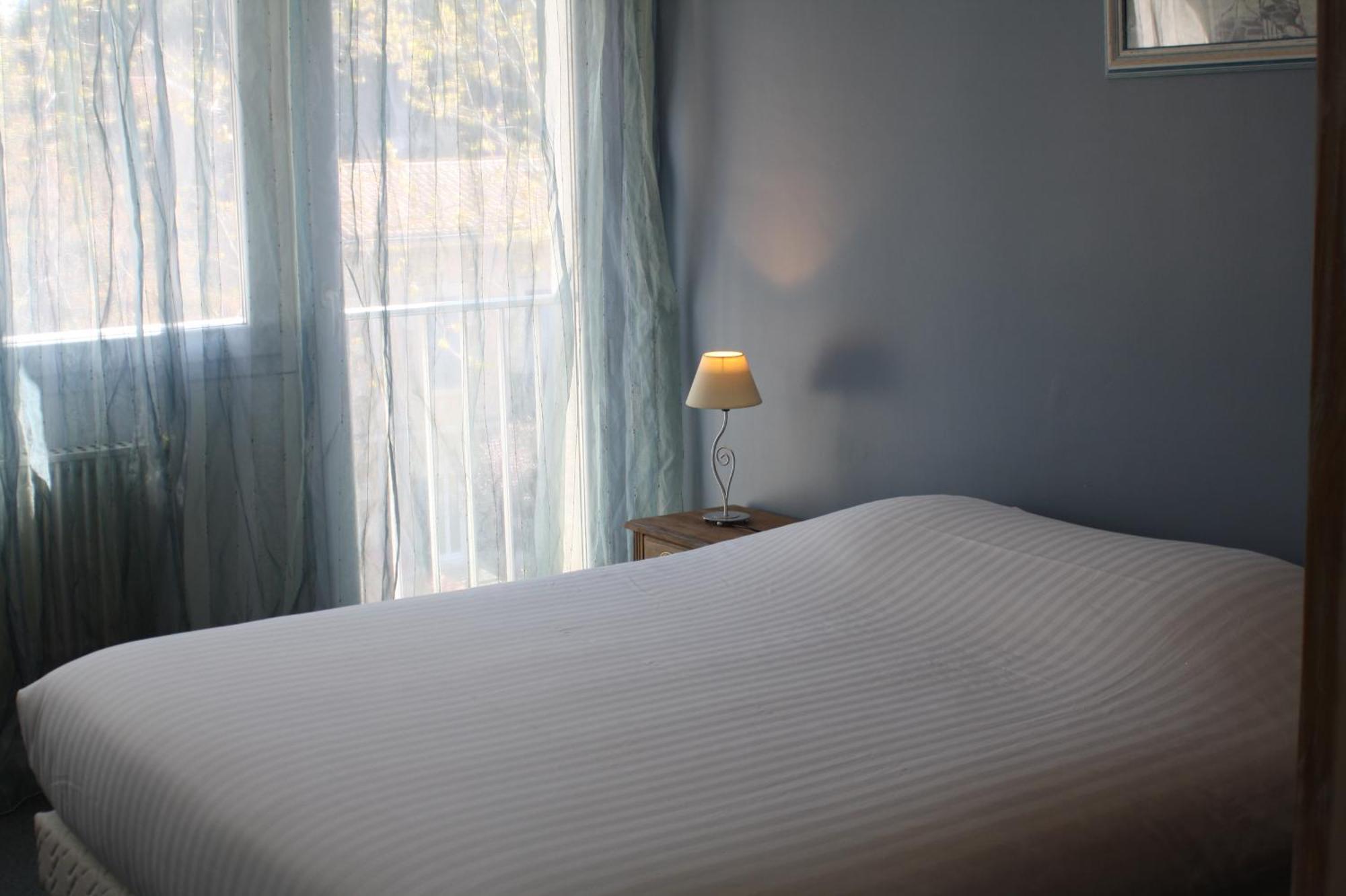 Logis Hotel Du Midi 살롱드프로방스 외부 사진