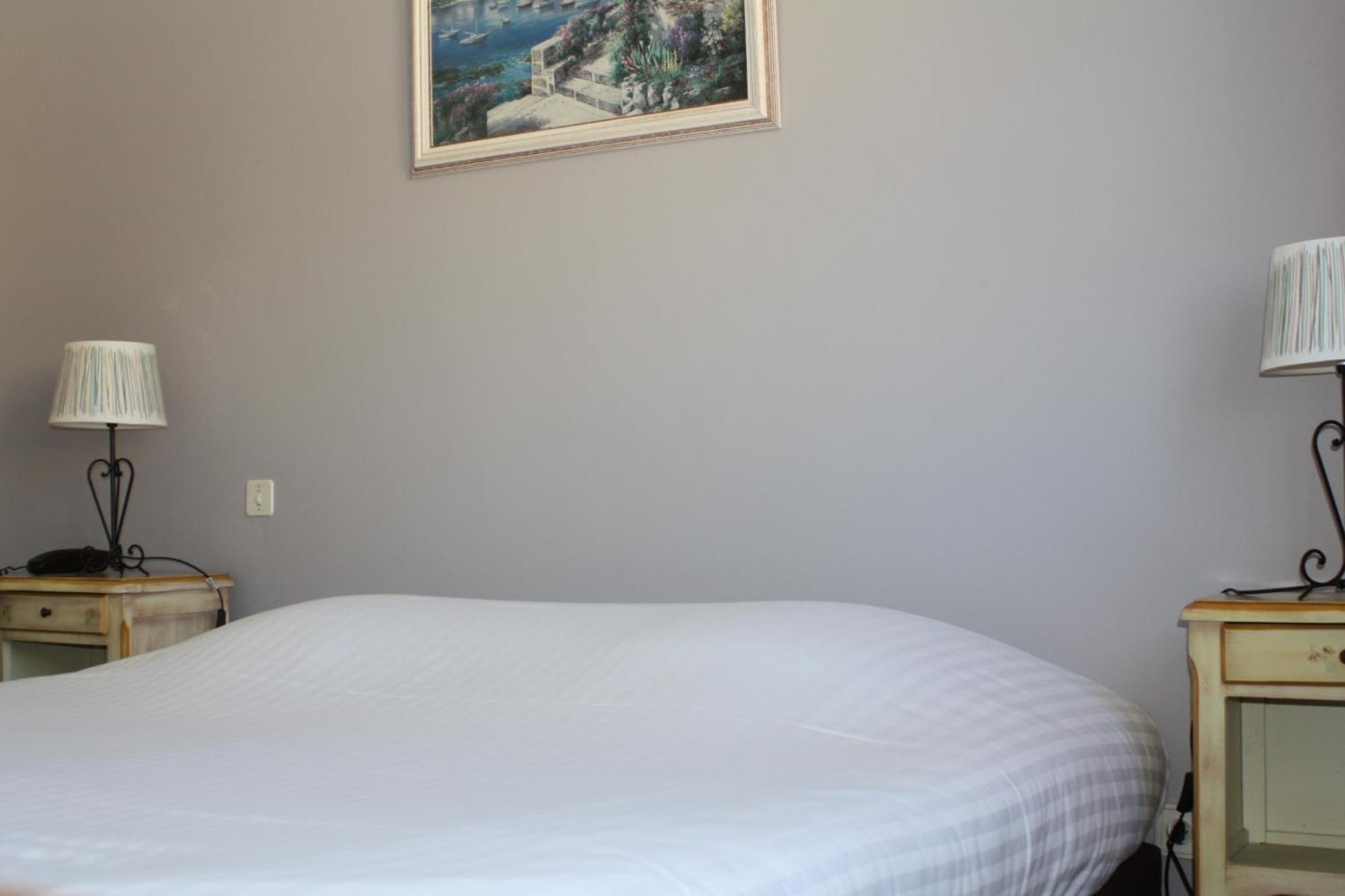 Logis Hotel Du Midi 살롱드프로방스 외부 사진