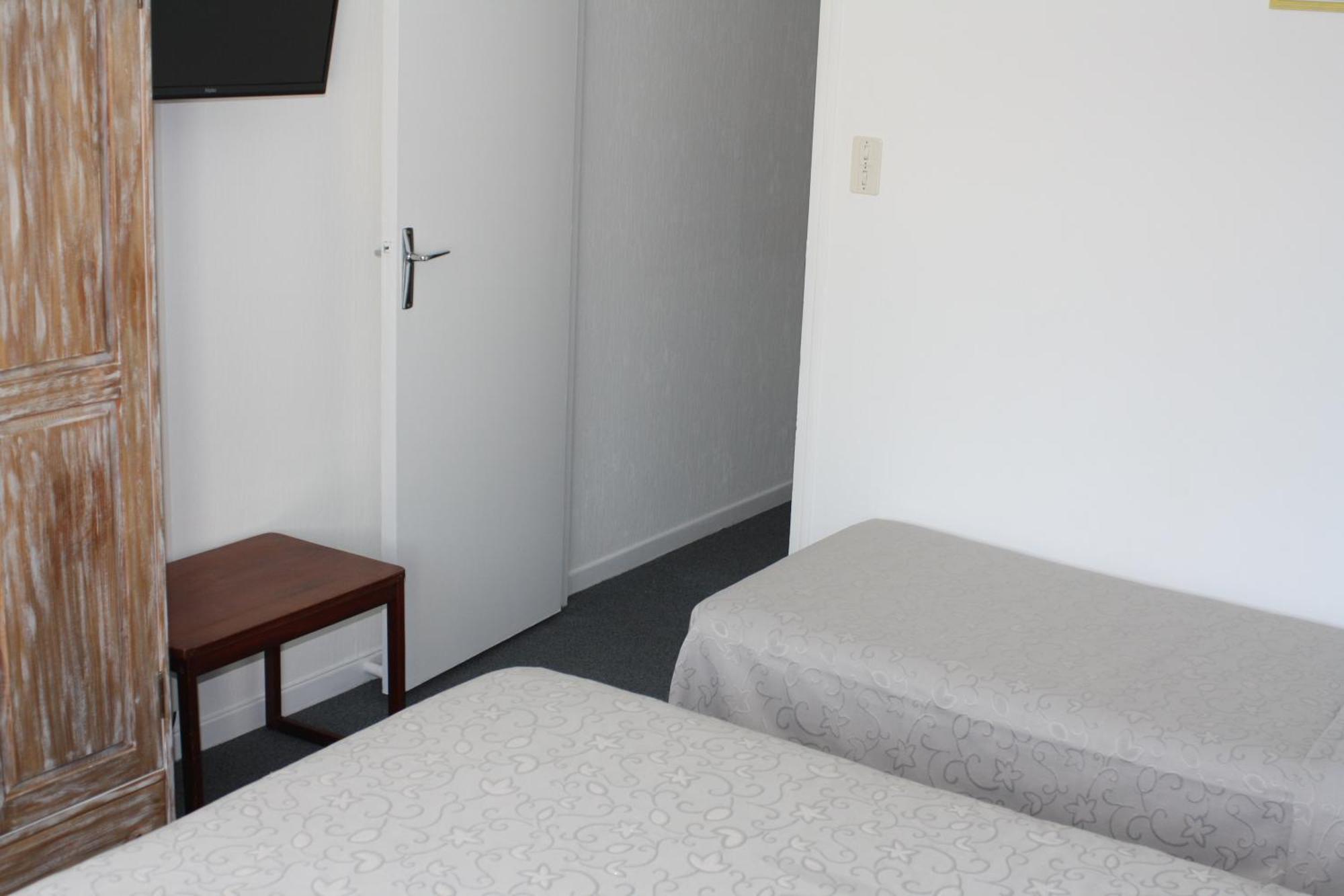 Logis Hotel Du Midi 살롱드프로방스 외부 사진