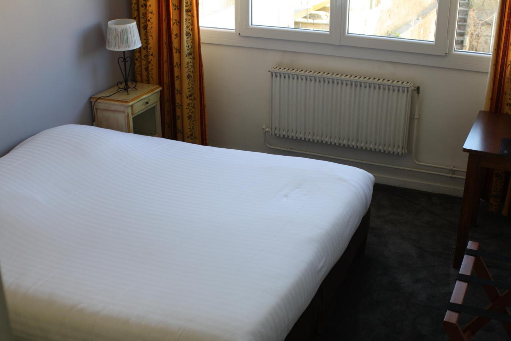 Logis Hotel Du Midi 살롱드프로방스 외부 사진