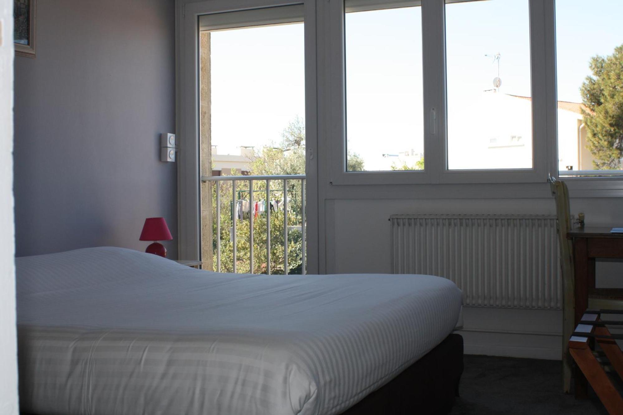 Logis Hotel Du Midi 살롱드프로방스 외부 사진