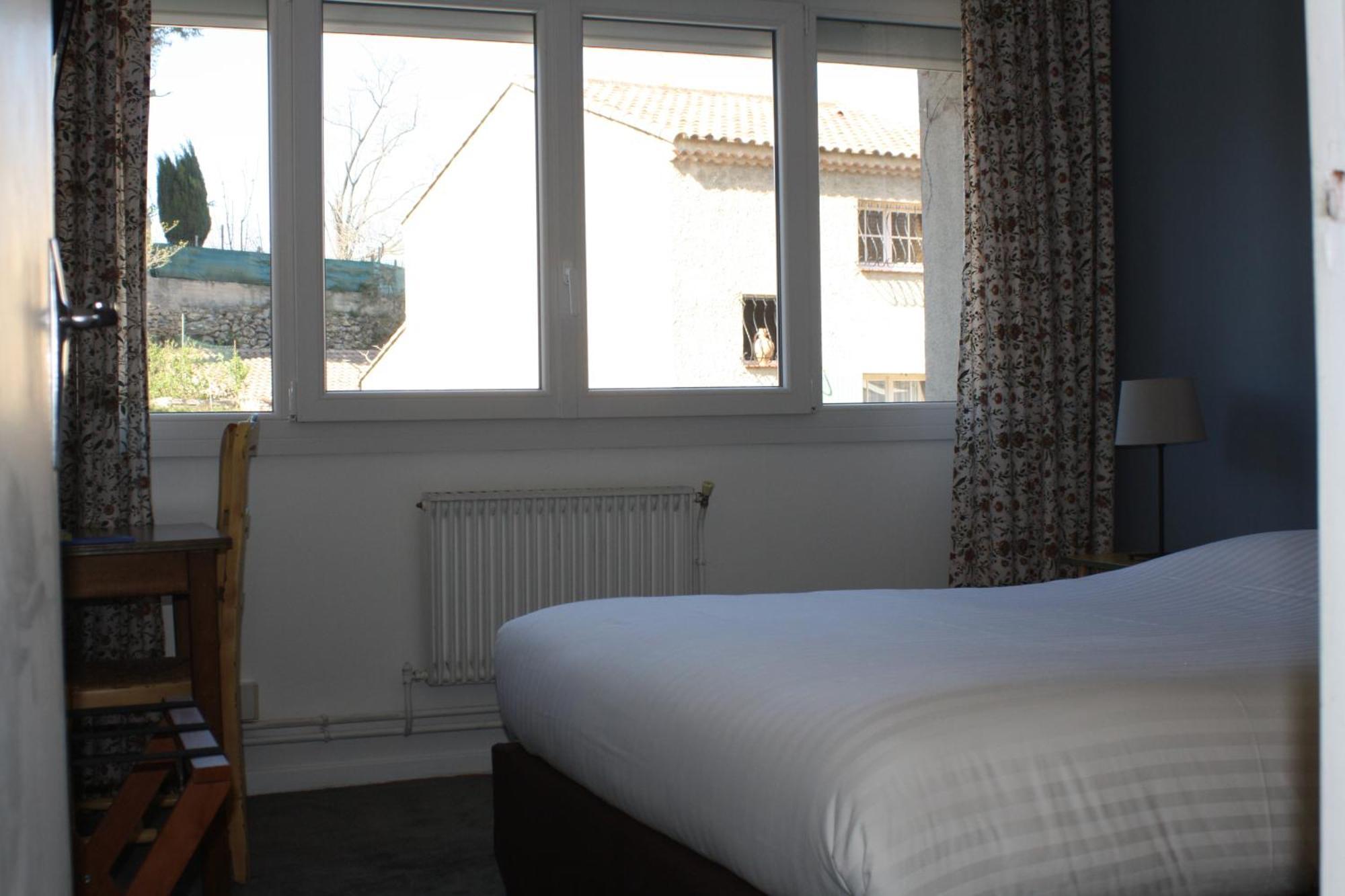 Logis Hotel Du Midi 살롱드프로방스 외부 사진