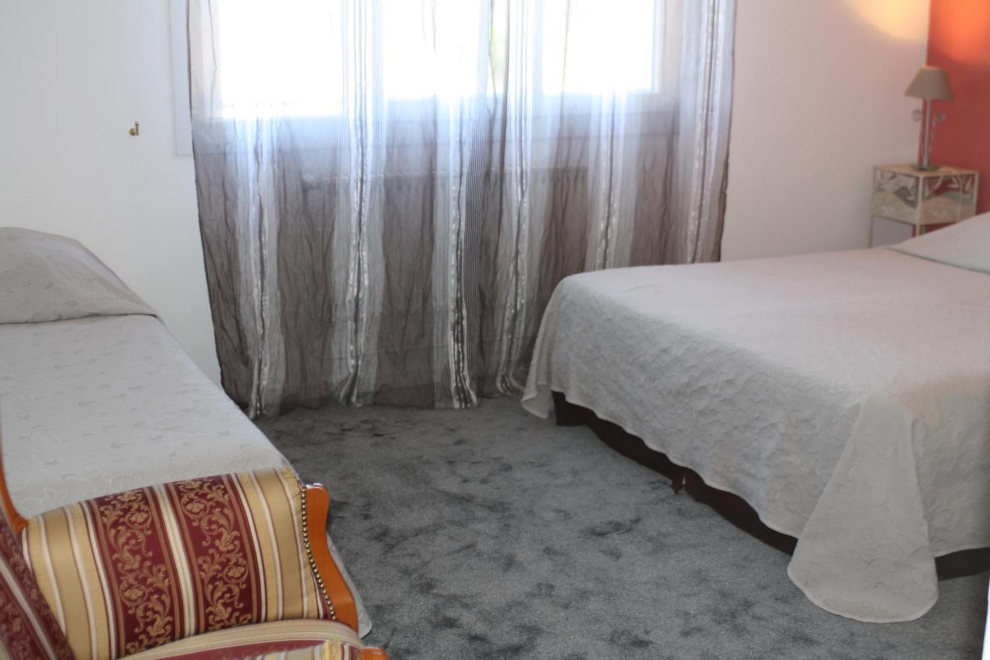 Logis Hotel Du Midi 살롱드프로방스 외부 사진