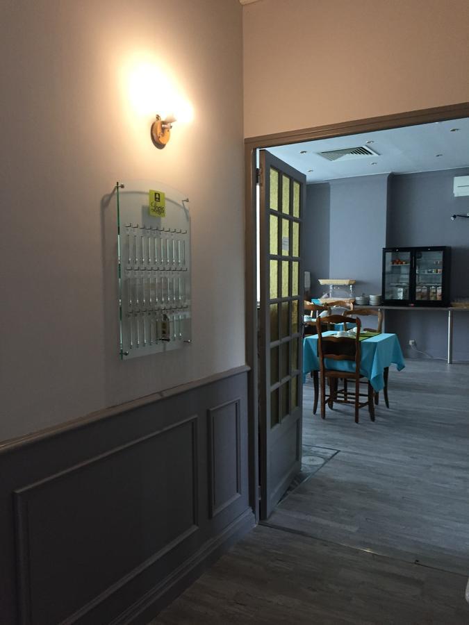 Logis Hotel Du Midi 살롱드프로방스 외부 사진