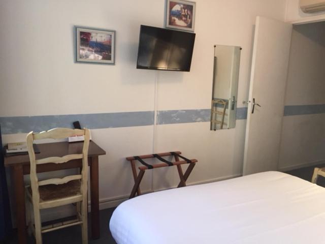 Logis Hotel Du Midi 살롱드프로방스 외부 사진